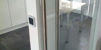 Ganzglastüren und Beschläge