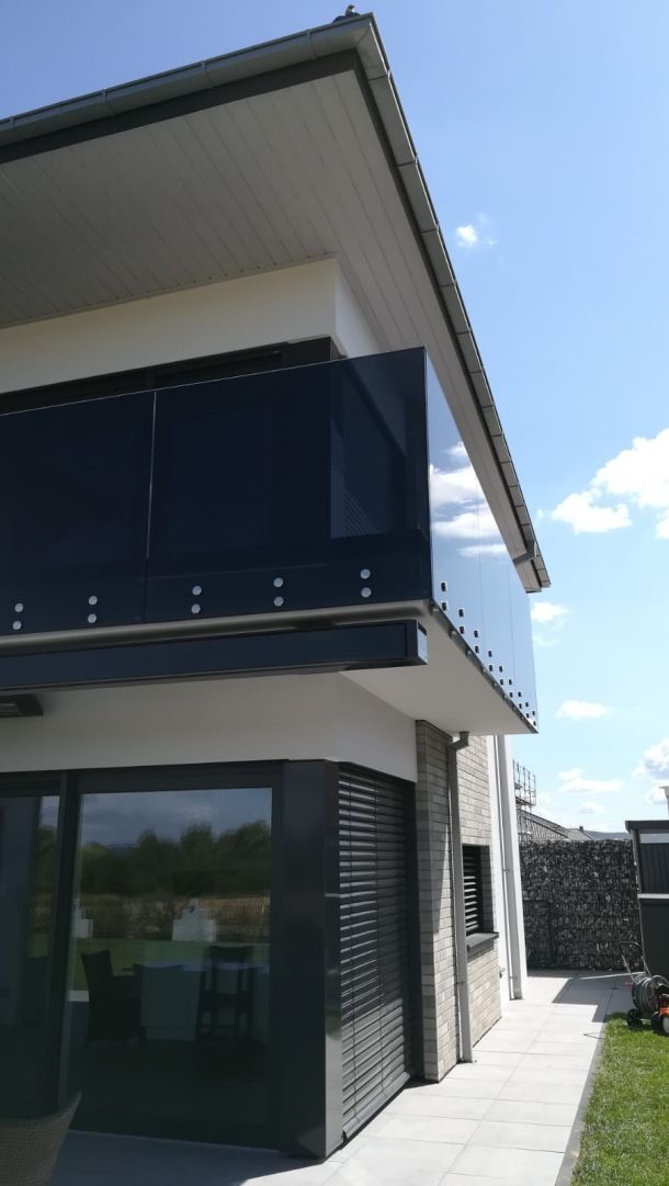 Brüstungsverglasung